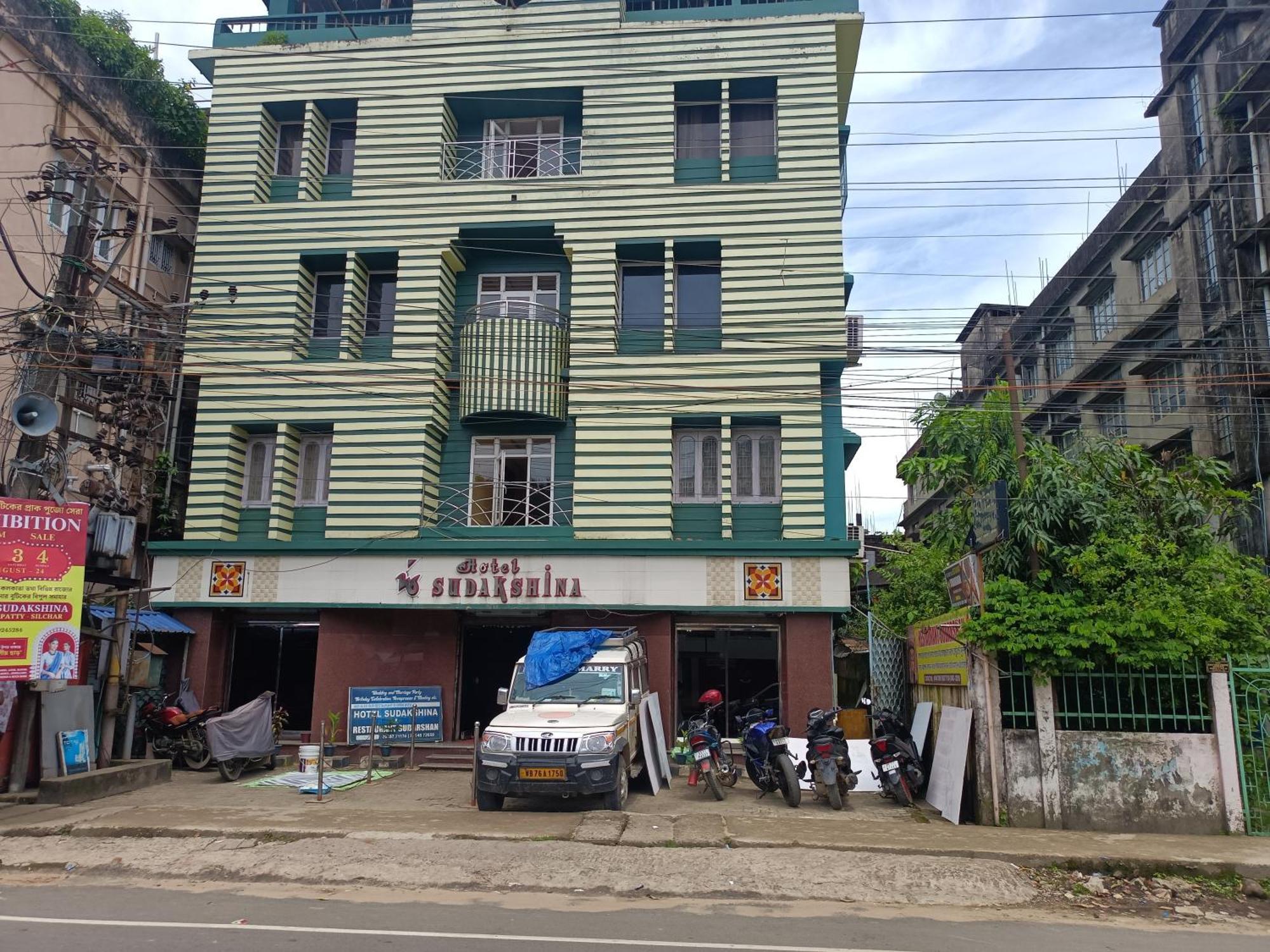 Hotel Sudakshina By Roh Silchar 外观 照片