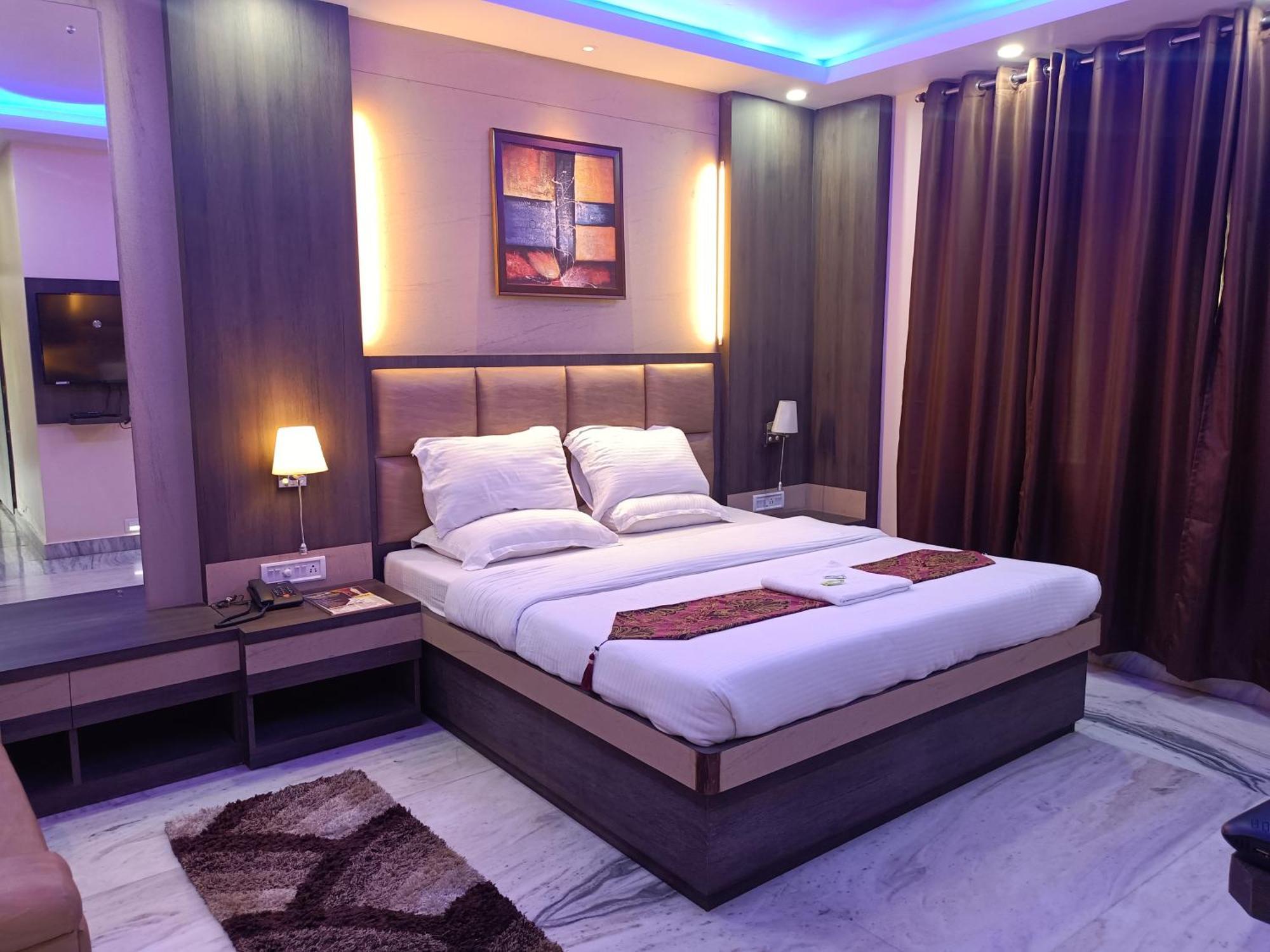Hotel Sudakshina By Roh Silchar 外观 照片